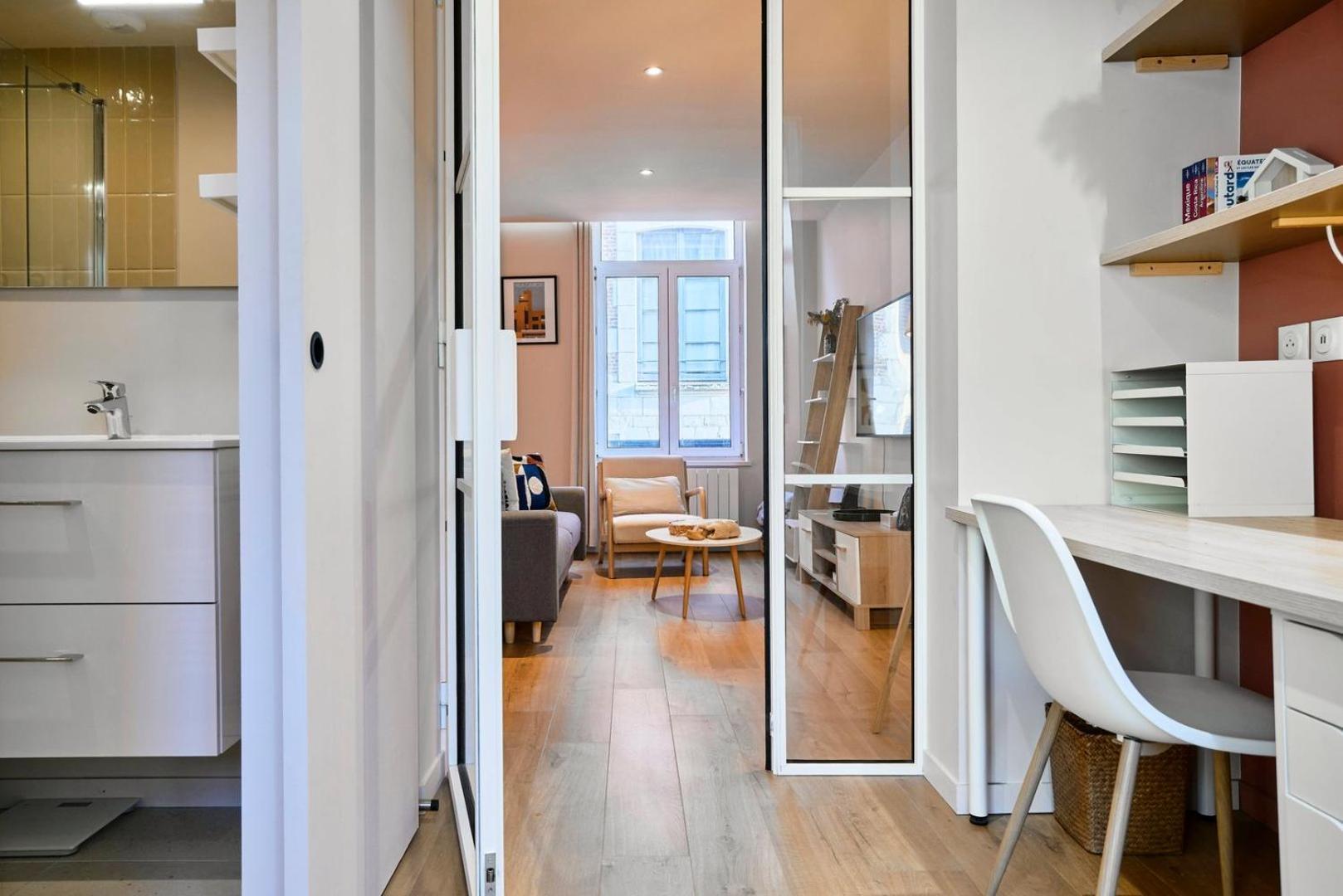 Apartment With Parking In The Heart Of Old Lila Exterior foto